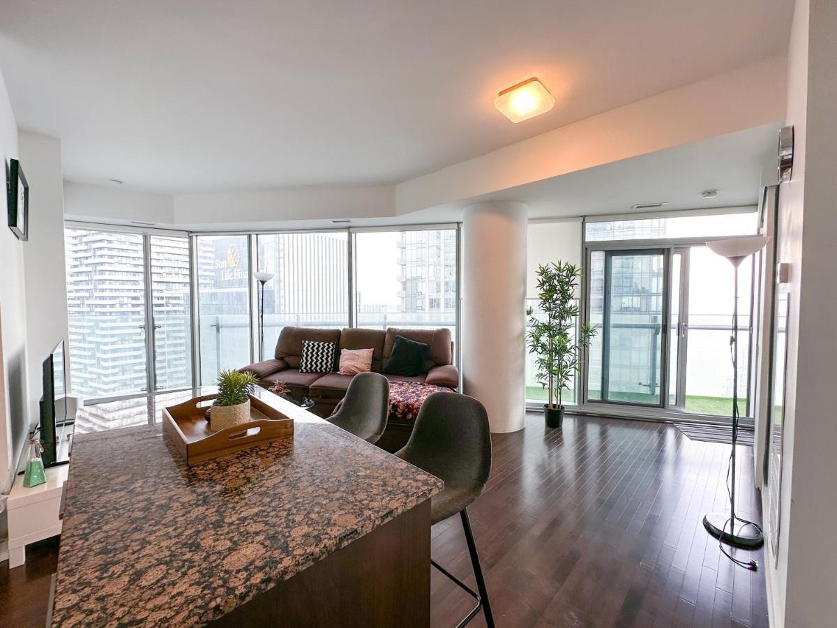 Luxury 2 Bedrooms With Lakeview Cn Tower Entertainment District Rogers Centre Toronto Exteriör bild