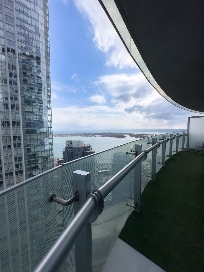 Luxury 2 Bedrooms With Lakeview Cn Tower Entertainment District Rogers Centre Toronto Exteriör bild