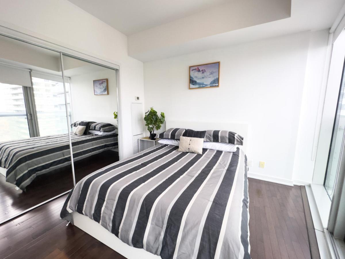 Luxury 2 Bedrooms With Lakeview Cn Tower Entertainment District Rogers Centre Toronto Exteriör bild