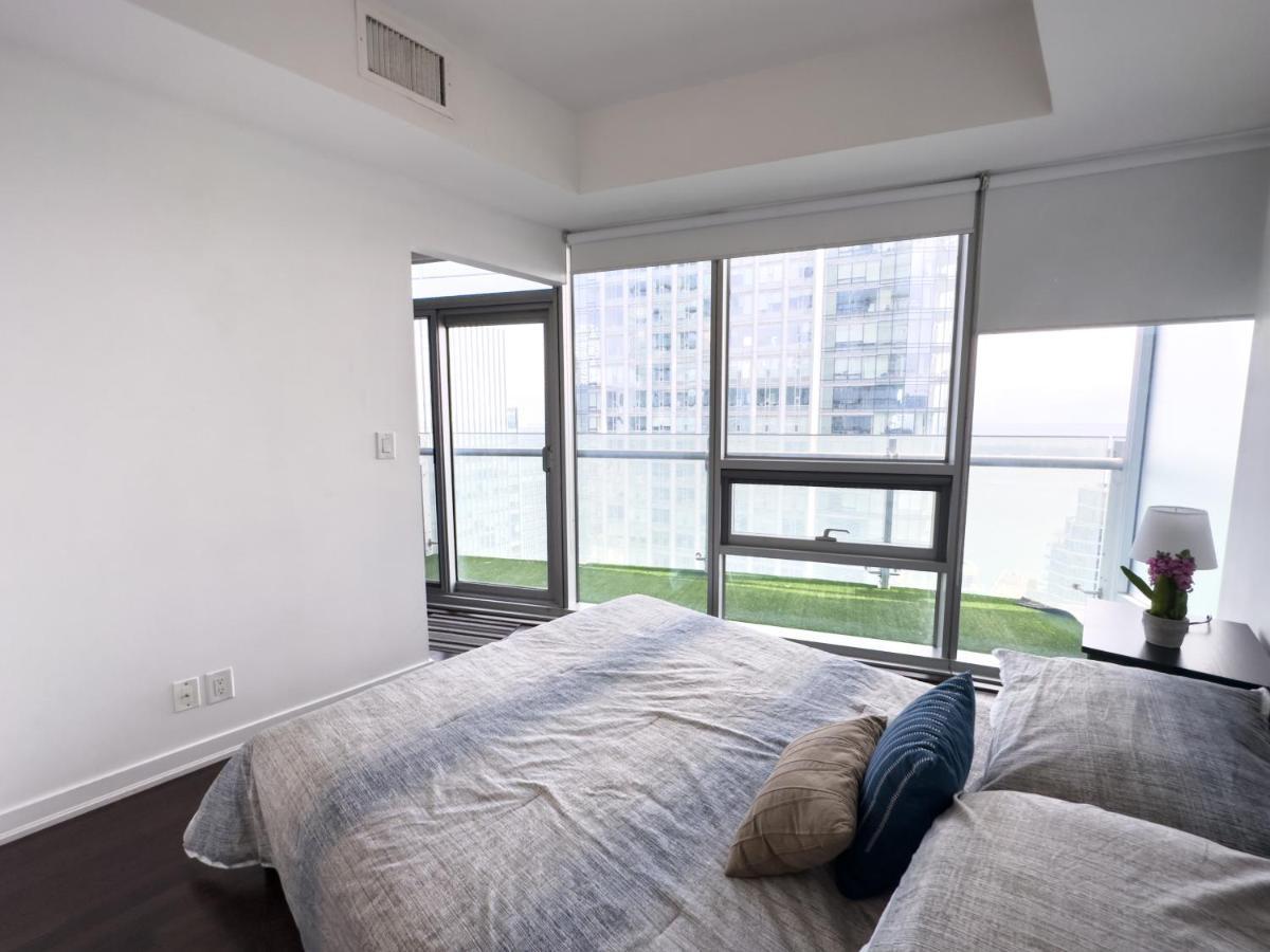 Luxury 2 Bedrooms With Lakeview Cn Tower Entertainment District Rogers Centre Toronto Exteriör bild